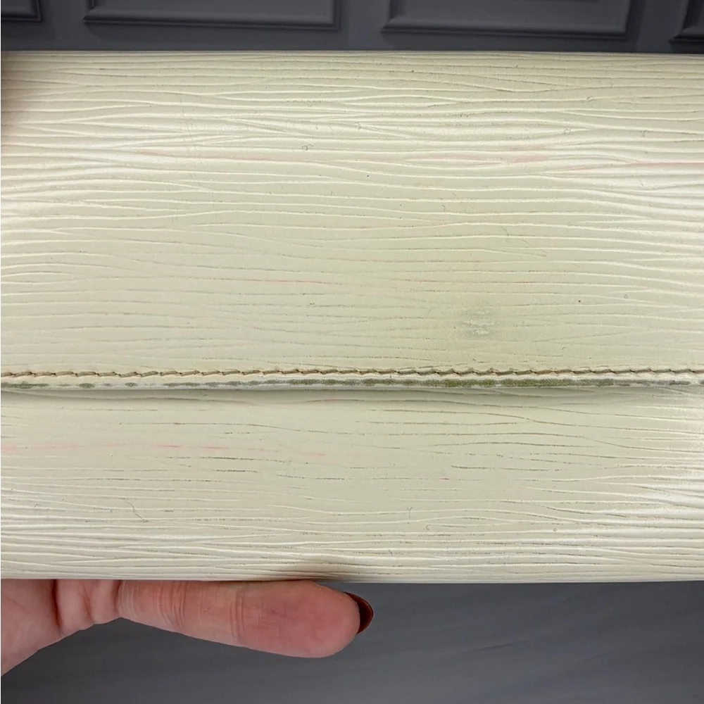 Louis Vuitton Epi Leather Sarah Wallet – Ivory / Cream | Vintage - Picture 11 of 16